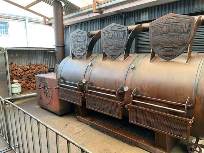 highly-regarded-american-style-barbecue-restaurant-0