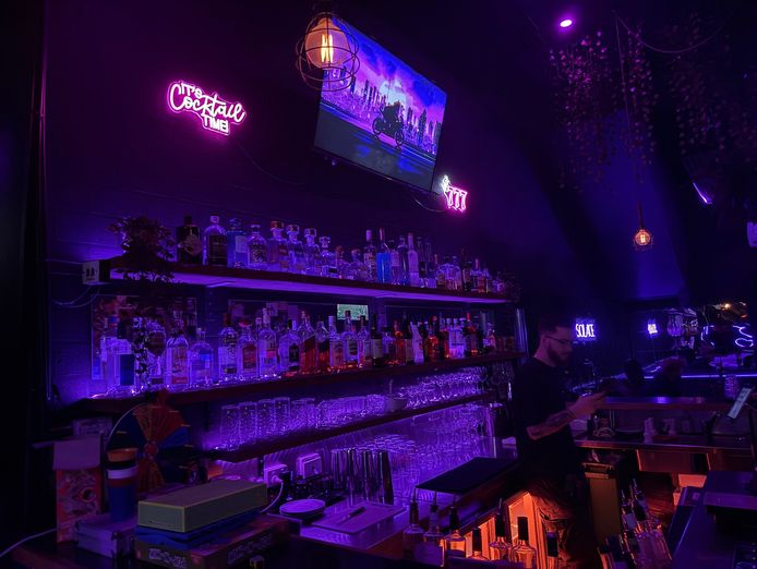 wiwo-cocktail-bar-situated-on-the-iconic-chapel-street-mobile-bars-business-5