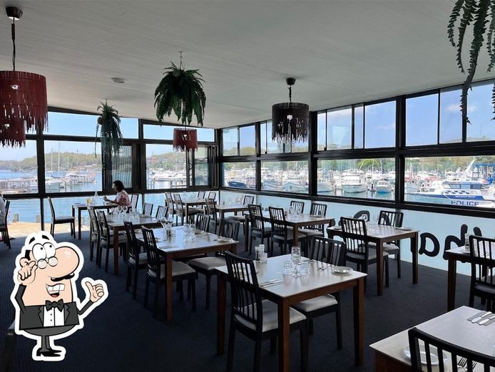 waterfront-dining-1