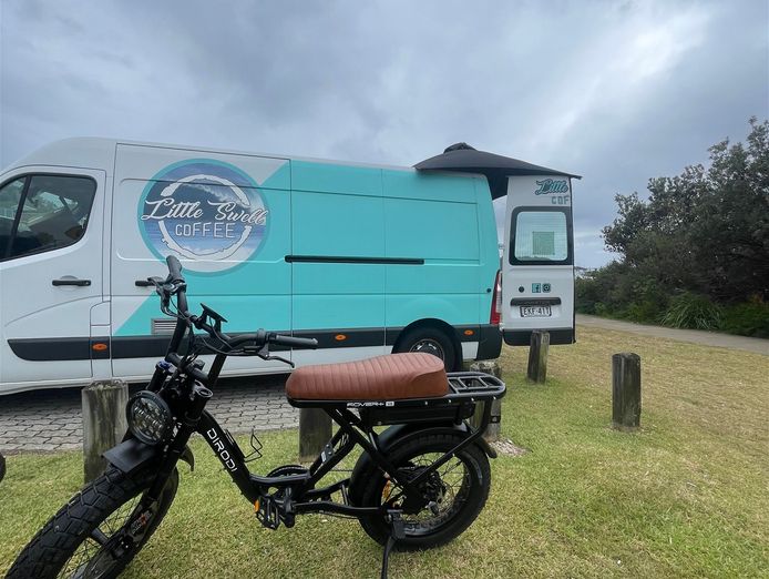 profitable-beachside-mobile-coffee-van-prime-location-2