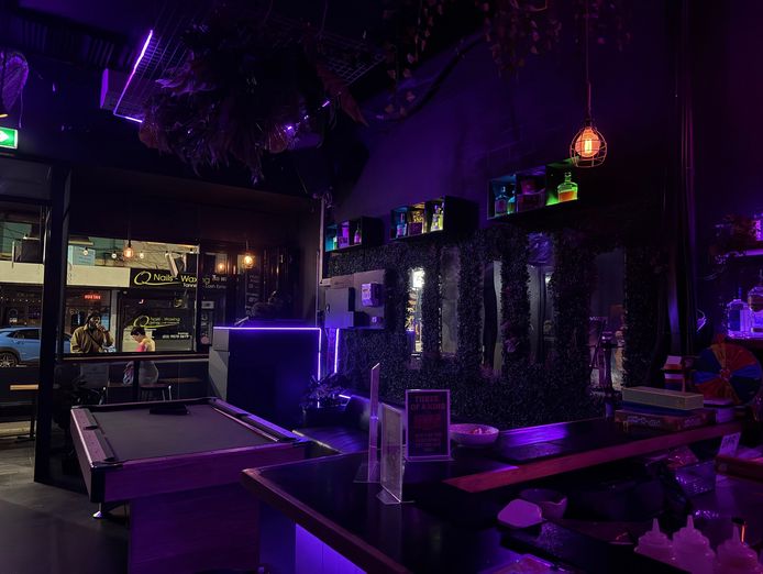 wiwo-cocktail-bar-situated-on-the-iconic-chapel-street-mobile-bars-business-2