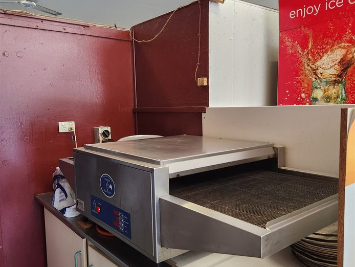 established-family-run-snack-bar-6