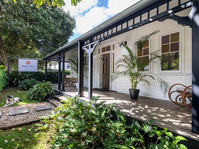 turnkey-treasure-in-bangalow-50k-in-assets-amp-serious-potential-0