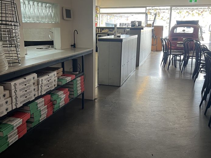 wood-fired-pizza-restaurant-3