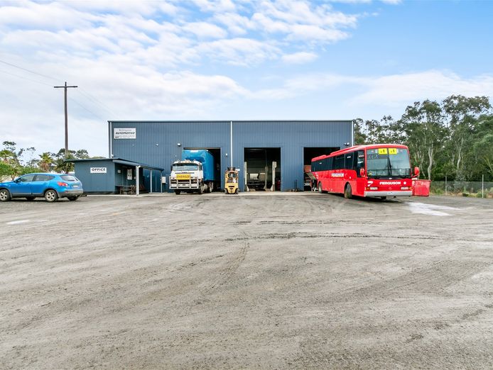well-established-truck-and-trailer-mechanics-business-available-for-purchase-6