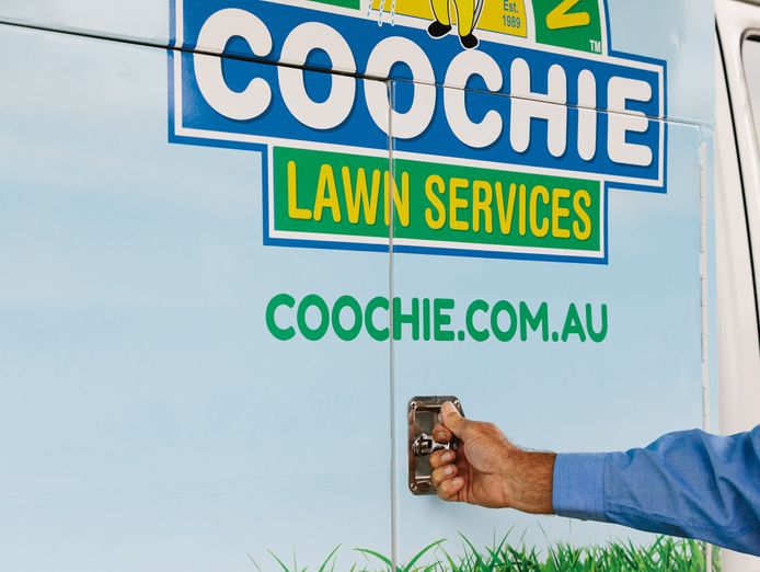 coochie-hydrogreen-lawn-care-franchise-available-in-perth-1