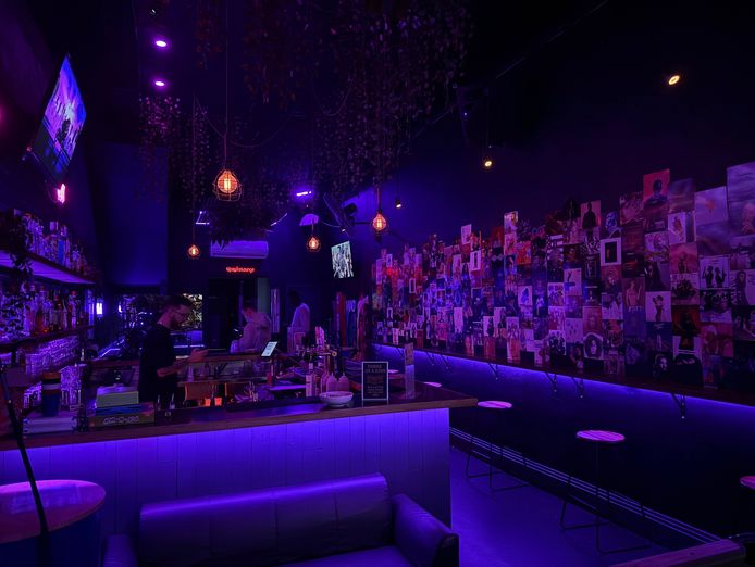 wiwo-cocktail-bar-situated-on-the-iconic-chapel-street-mobile-bars-business-4