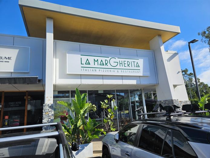 wood-fired-italian-gourmet-pizza-deli-at-gumdale-0