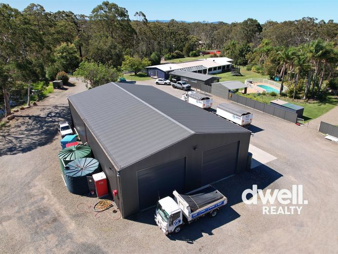 landscaping-and-supplies-business-with-multiple-dwellings-1