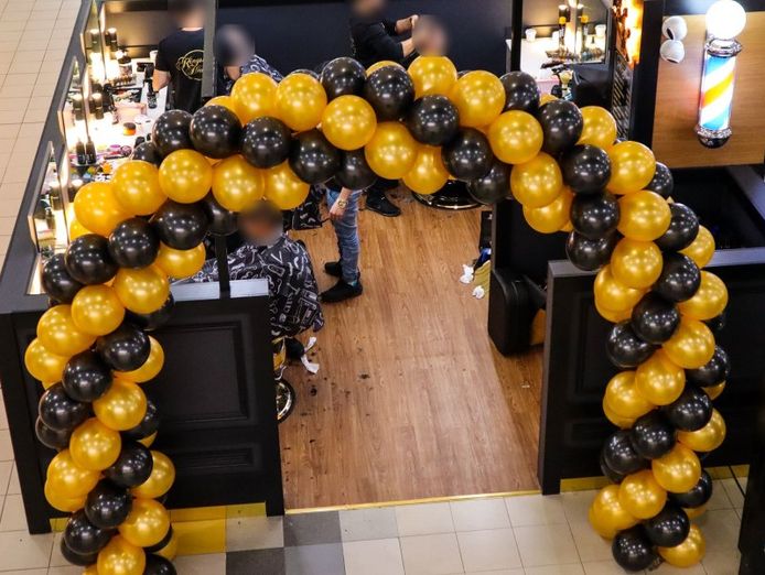 fully-fitted-barber-kiosk-wyong-lease-takeover-rebrand-1