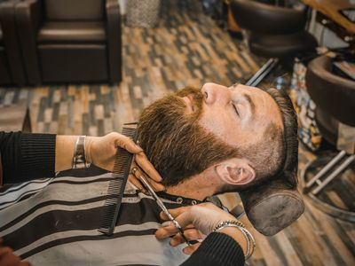 thriving-barber-shop-in-yeppoon-beachside-lifestyle-strong-profits-1