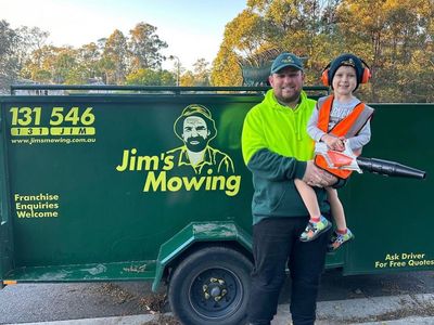 jims-mowing-gisborne-2-300-min-pfwg-with-clients-ready-0