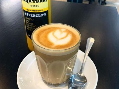 prominent-cafe-delicatessan-nth-caulfield-asking-reduced-345k-only-3-years-1