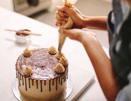 THRIVING CELEBRATION CAKE BUSINESS FOR SALE