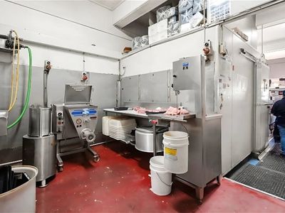a-profitable-success-awaits-with-grovedale-quality-meats-6