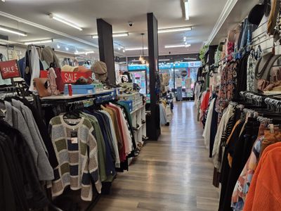 stylish-fashion-boutique-turnkey-store-devonport-0
