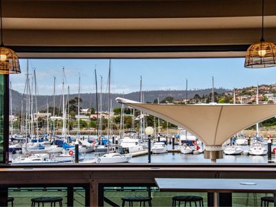 hobart-burger-shop-premium-0