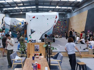 indoor-climbing-gym-full-business-or-asset-opportunity-2
