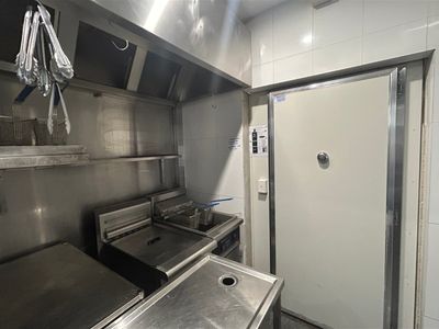 anglesea-food-hub-turnkey-coastal-setup-6
