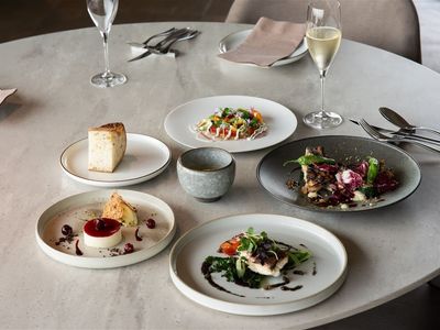 iconic-waterfront-restaurant-fully-managed-airlie-beach-0