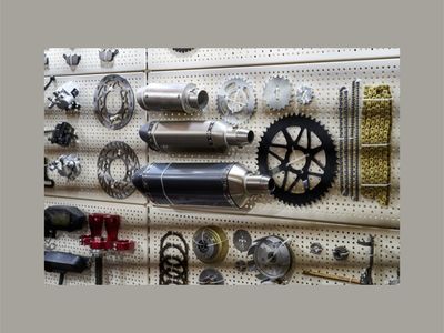 auto-parts-store-strong-brand-amp-location-2
