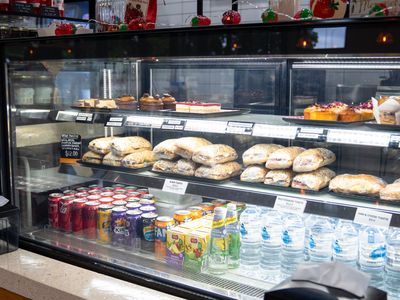 shaylee-strawberries-4