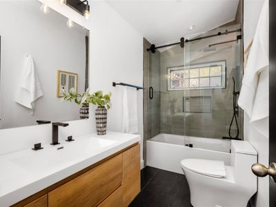 high-return-renovation-opportunity-with-i-amp-f-bathrooms-9