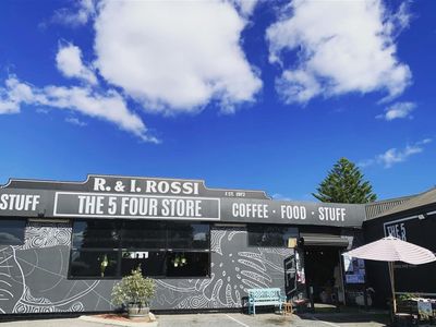 two-businesses-in-one-cafe-amp-boutique-shop-2