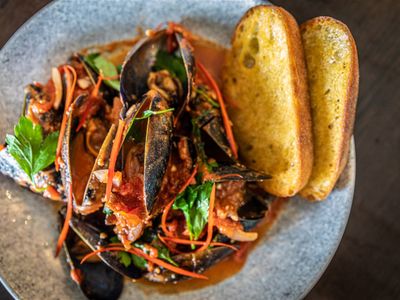 wrasse-amp-roe-seafood-restaurant-0