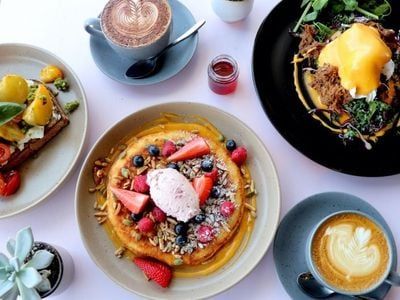 well-known-cafe-open-7-days-a-week-3