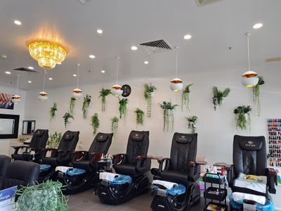 bee-39-s-nail-garden-1