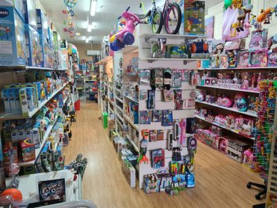 iconic-toy-amp-games-retailer-5