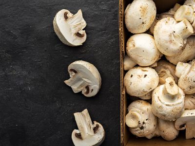 indoor-mushroom-farm-booming-industry-1