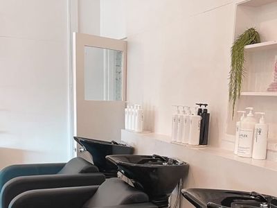 hairdressing-salon-located-at-torrens-shopping-centre-6