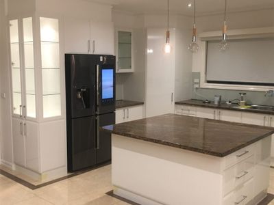 dream-doors-kitchens-sydney-territories-strong-earnings-1