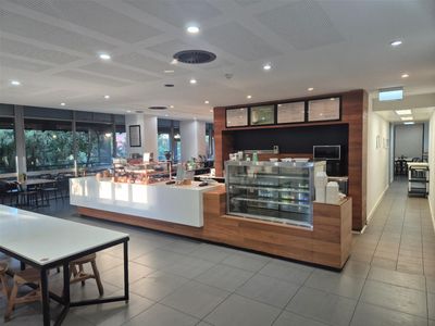 perth-uni-cafe-in-top-location-0