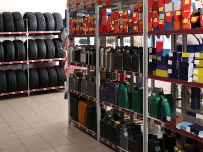 auto-parts-store-strong-brand-amp-location-3