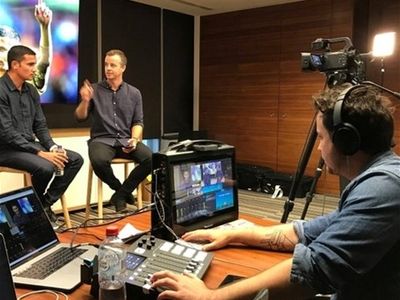 profitable-live-streaming-business-with-equipment-2