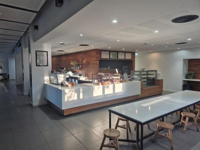perth-uni-cafe-in-top-location-1