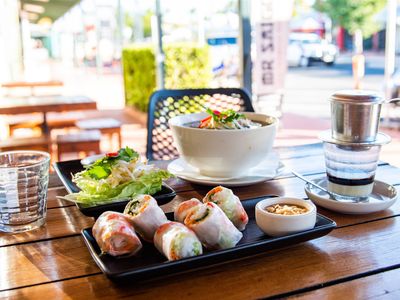 busy-restaurant-broome-strong-earnings-amp-lifestyle-1