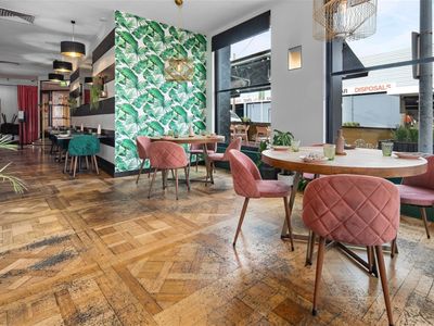 the-metz-restaurant-amp-bar-prime-cbd-location-long-lease-9
