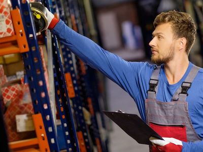 auto-parts-store-strong-brand-amp-location-0