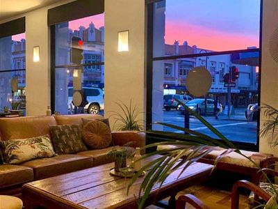 trendy-restaurant-cafe-bar-in-highly-desirable-cbd-location-9