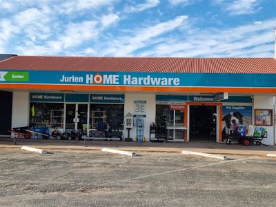 thriving-hardware-store-mid-north-wa-coastal-town-1