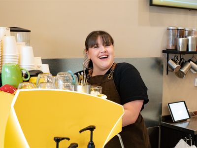 annes-pantry-bakery-cafe-local-favourite-prime-location-9