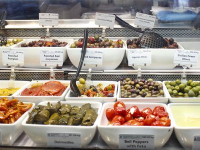 iconic-cheese-amp-deli-at-queen-vic-market-1