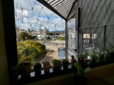 popular-restaurant-cafe-deli-and-freehold-property-990000-4