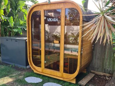 no-shop-no-stock-no-staff-no-kidding-1