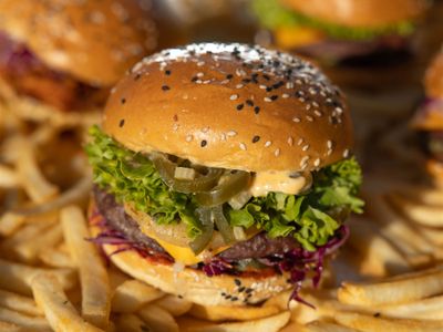 own-one-of-sydneys-hottest-brands-chubby-buns-burgers-7