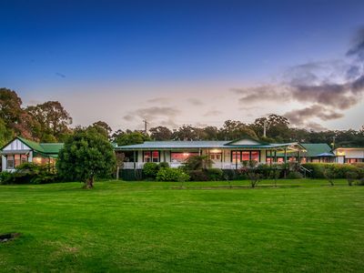 premium-accommodation-business-amp-freehold-mallacoota-0